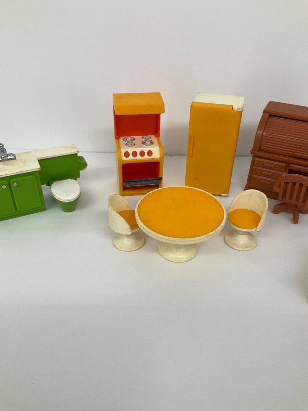 Vintage 70s Fisher Price Doll House Furniture Desk, Clock, Kitchen, Bathroom - Picture 2 of 11